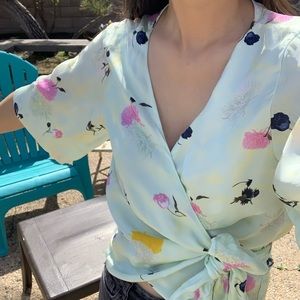 Silky pastel mint green floral kimono wrap top 💐